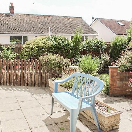 Lovely Bungalow Close To Beach Villa Prestatyn Exterior photo